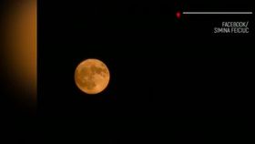VIDEO Luna Căpșună, fenomen rar! Iată cele mai spectaculoase imagini